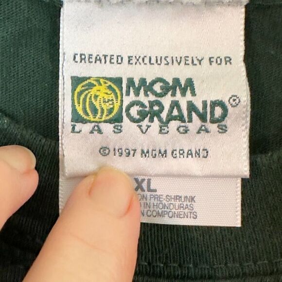 Vintage MGM Grand 3-D Lion T-Shirt 1997 Extremely Rare - Picture 5 of 7